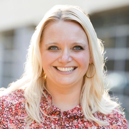 A headshot image of Jamie Powers