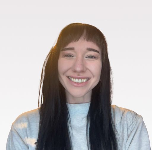 A headshot image of Kelli Kaiser