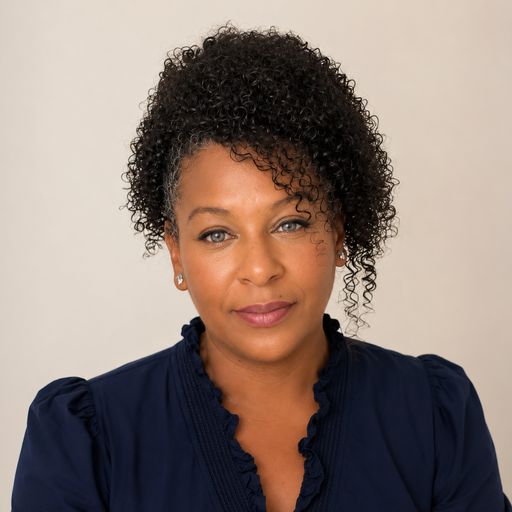 A headshot image of Sophia Reiser