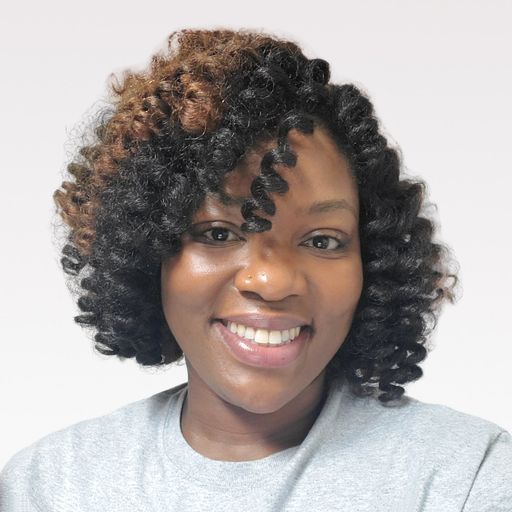 A headshot image of Auria Chamberlain