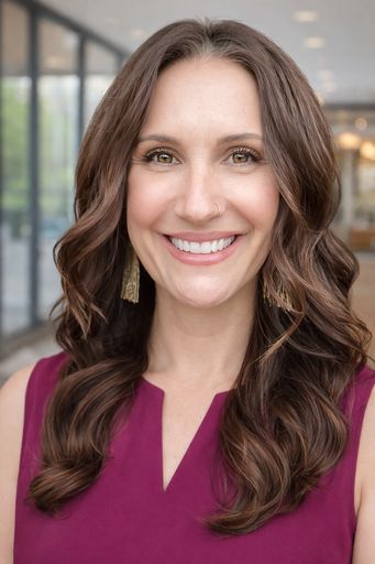 A headshot image of Nicole Collier