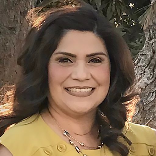 A headshot image of Roselyn Nunez