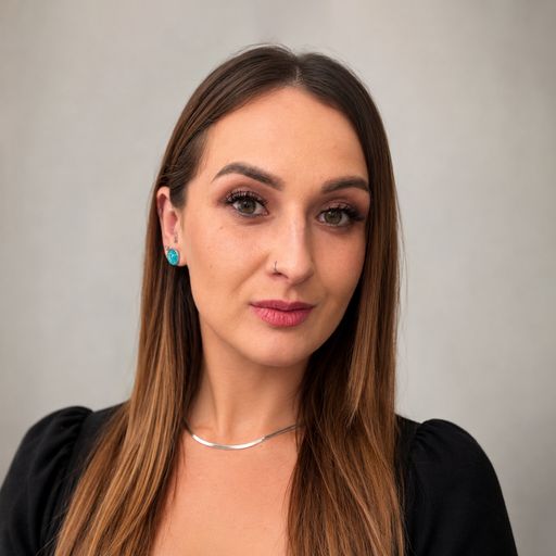 A headshot image of Ali Jakubczyk