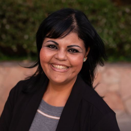 A headshot image of Leslie Bartholomew