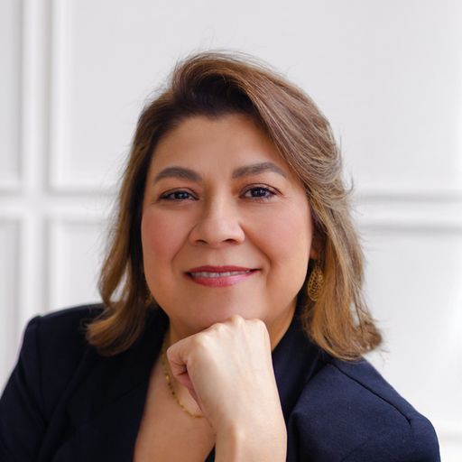 A headshot image of Elizabeth Delagarza