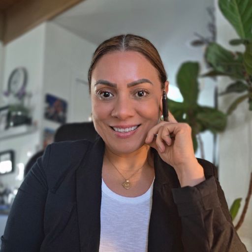 A headshot image of Esmeralda Solis