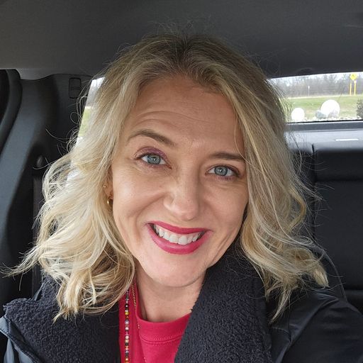 A headshot image of Linnea Solomon