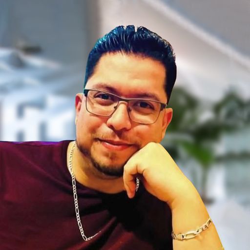 A headshot image of Julio Ibarra