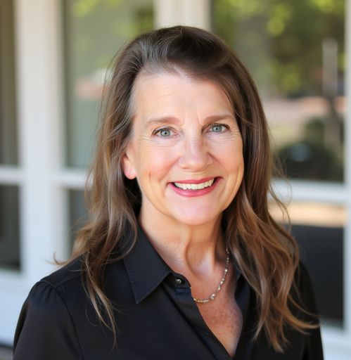 A headshot image of Renae Ludwig