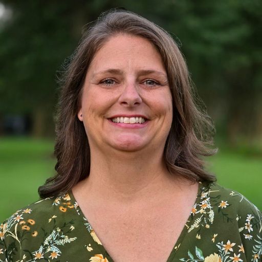 A headshot image of Holly Ritchey