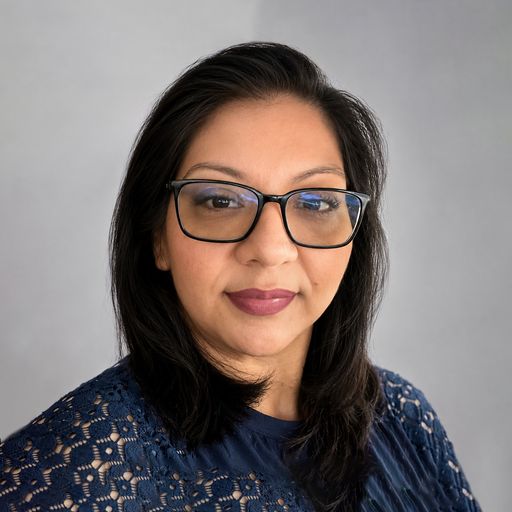 A headshot image of Valerie Cruz