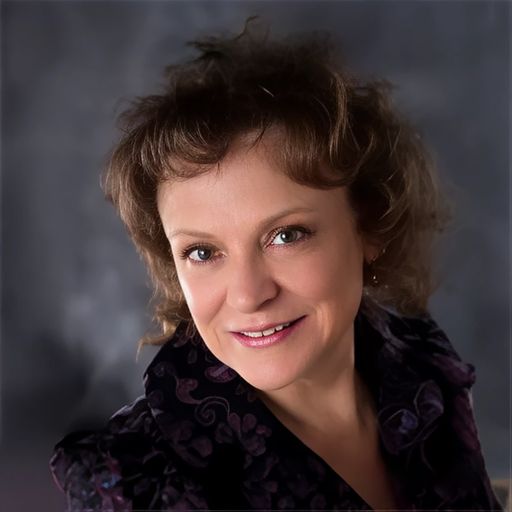 A headshot image of Renae DellaCroce