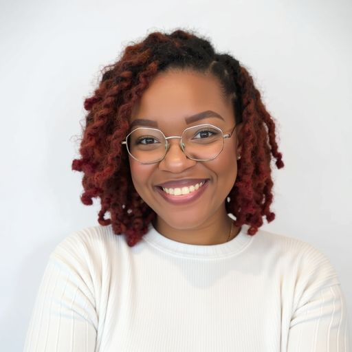A headshot image of Anastassia Mullins