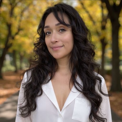 A headshot image of Ivy Alvarez