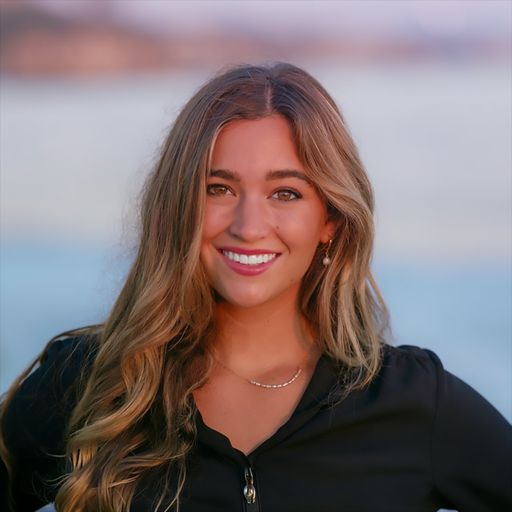 A headshot image of Rebecca Morrison