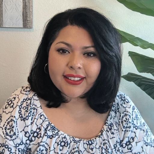A headshot image of Rebeca Zaragoza