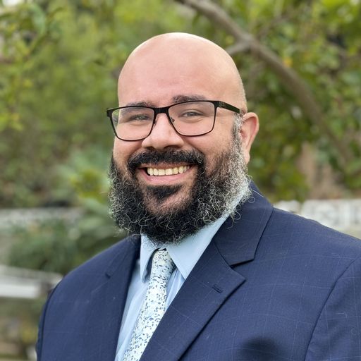 A headshot image of Siavash Shakeri