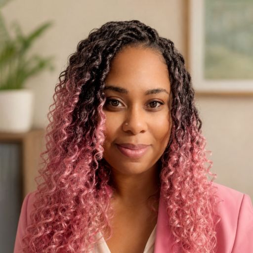 A headshot image of Rochelle Tyrell