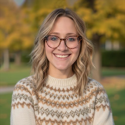 A headshot image of Valerie Snyder