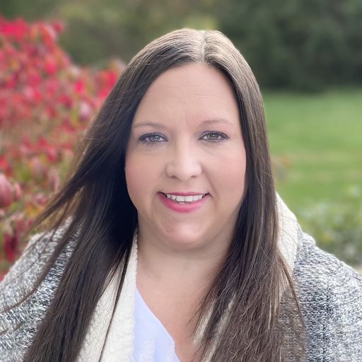 A headshot image of Amy Abbasov
