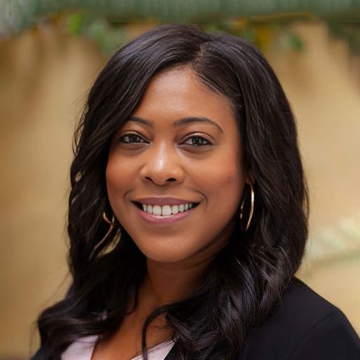 A headshot image of Elana Maxwell