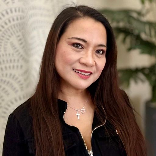 A headshot image of Agnes Zanganeh