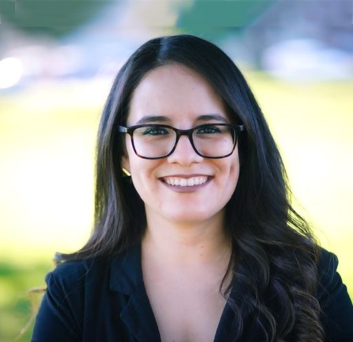 A headshot image of Leslie Reyes
