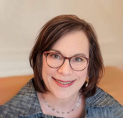 A headshot image of Carrie Callaway