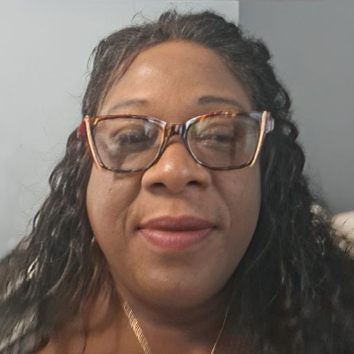 A headshot image of Roselle Smith