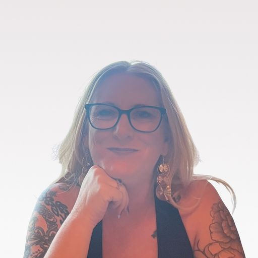 A headshot image of Heather Minshall