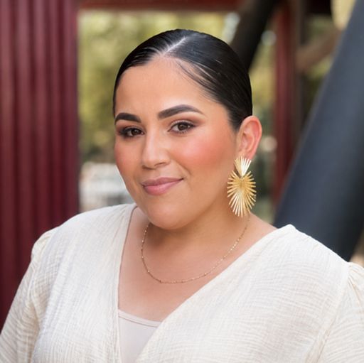 A headshot image of Mayra Alcantar