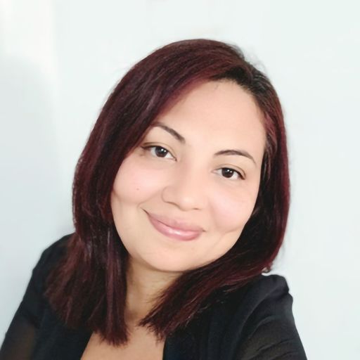 A headshot image of Esmeralda Amaya