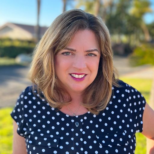 A headshot image of Nellie Finn