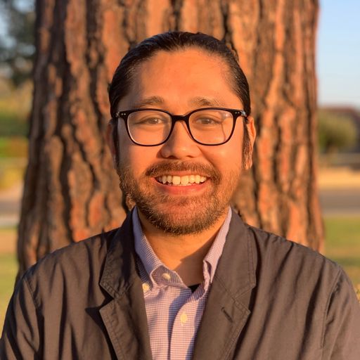 A headshot image of James Fandialan