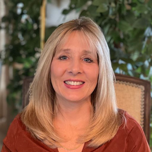 A headshot image of Victoria Hudak