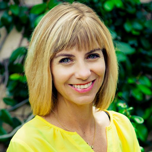 A headshot image of Jennifer Palmer