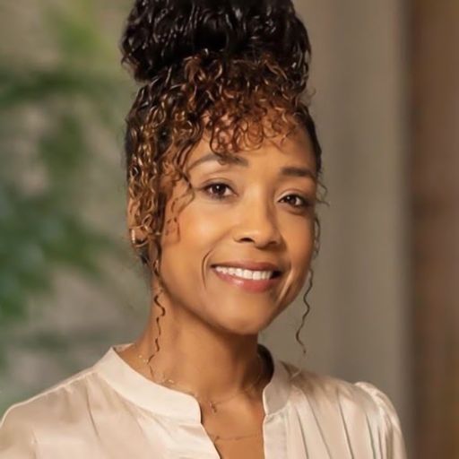 A headshot image of Alicia Tau