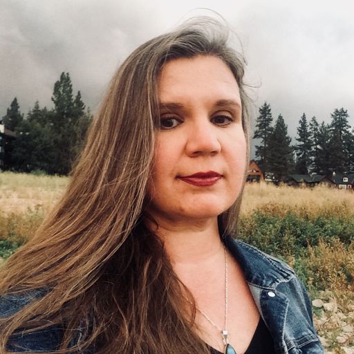 A headshot image of Sara Mauricio