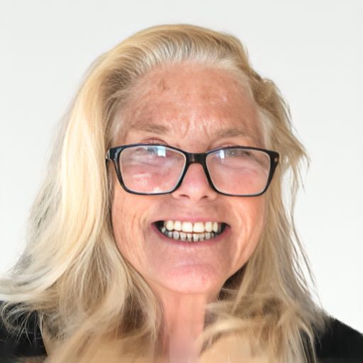 A headshot image of Lucinda Evans Faison-Olsen