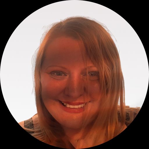 A headshot image of Kelly Bizzarro